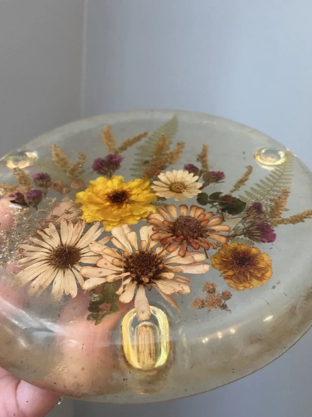 Vintage 70's MCM Lucite Footed Trivet with Dried Pressed Flowers 8.5”